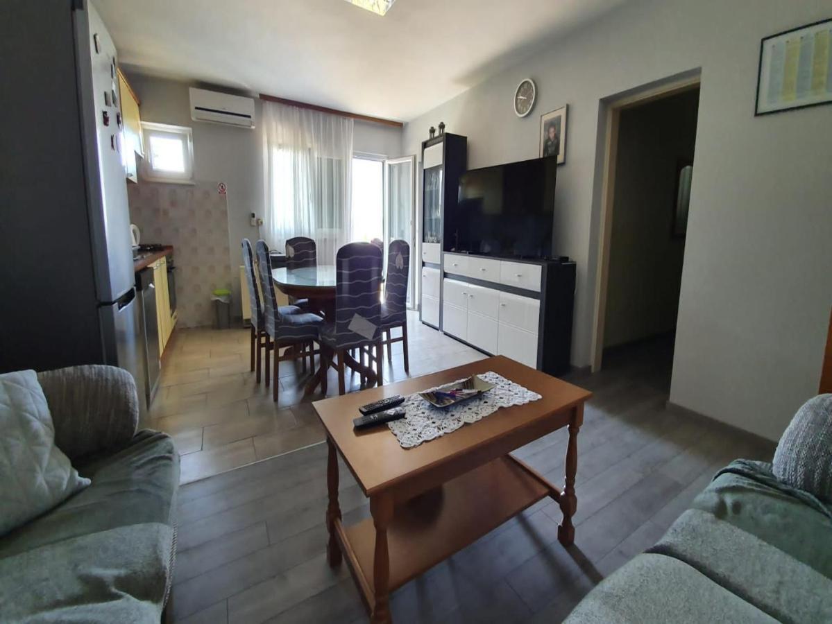 Apartment Miro Kaštela Exteriör bild